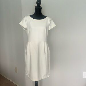 Ann Taylor Cream Short Sleeve Knee Length Dress Size 6